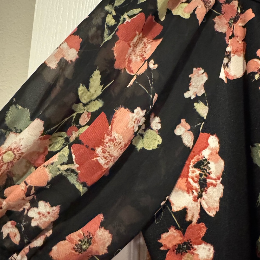 PerSeption Concept Black Floral Blouse - Picture 5 of 5
